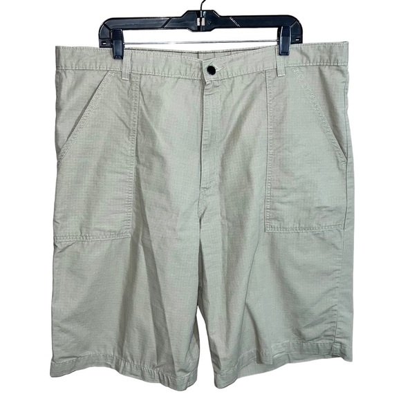 Dickies Shorts Men’s Size 40 Khaki Tan Khakis Casual Work 41x12 - Picture 1 of 9